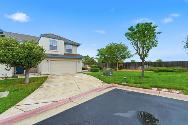 829 Grizzly Mesa Ct, Galt, CA 95632
