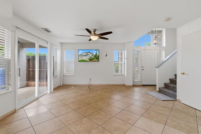 829 Grizzly Mesa Ct, Galt, CA 95632