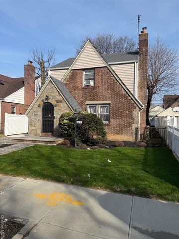 11587 219th Street, Cambria Heights, NY 11411