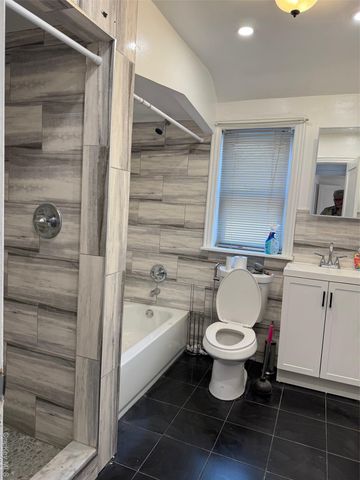 11587 219th Street, Cambria Heights, NY 11411