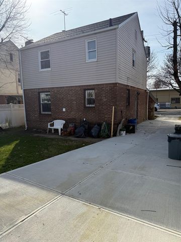 11587 219th Street, Cambria Heights, NY 11411