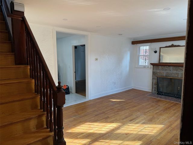 11587 219th Street, Cambria Heights, NY 11411