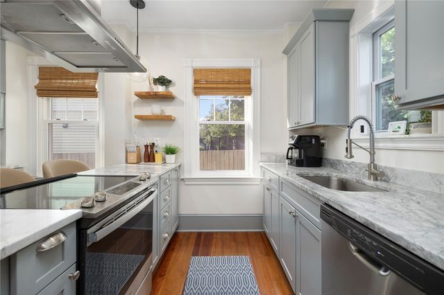35 Hall Avenue, Newport, RI 02840