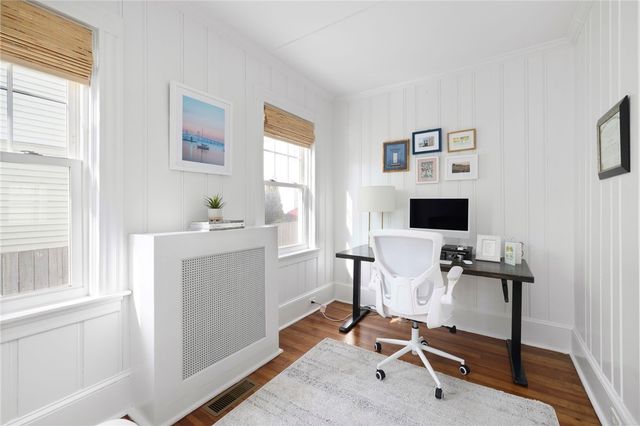 35 Hall Avenue, Newport, RI 02840