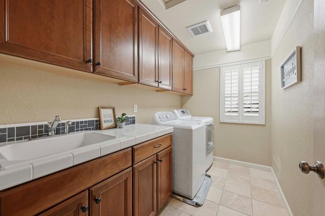 1268 Forebridge Ln, Lincoln, CA 95648