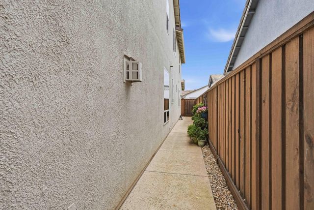 1268 Forebridge Ln, Lincoln, CA 95648