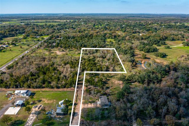 105 Crooked RD, Dale, TX 78616