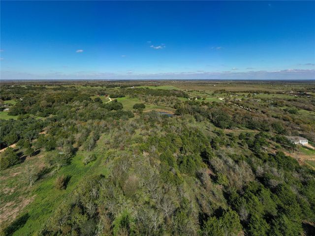 105 Crooked RD, Dale, TX 78616