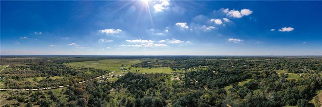 105 Crooked RD, Dale, TX 78616