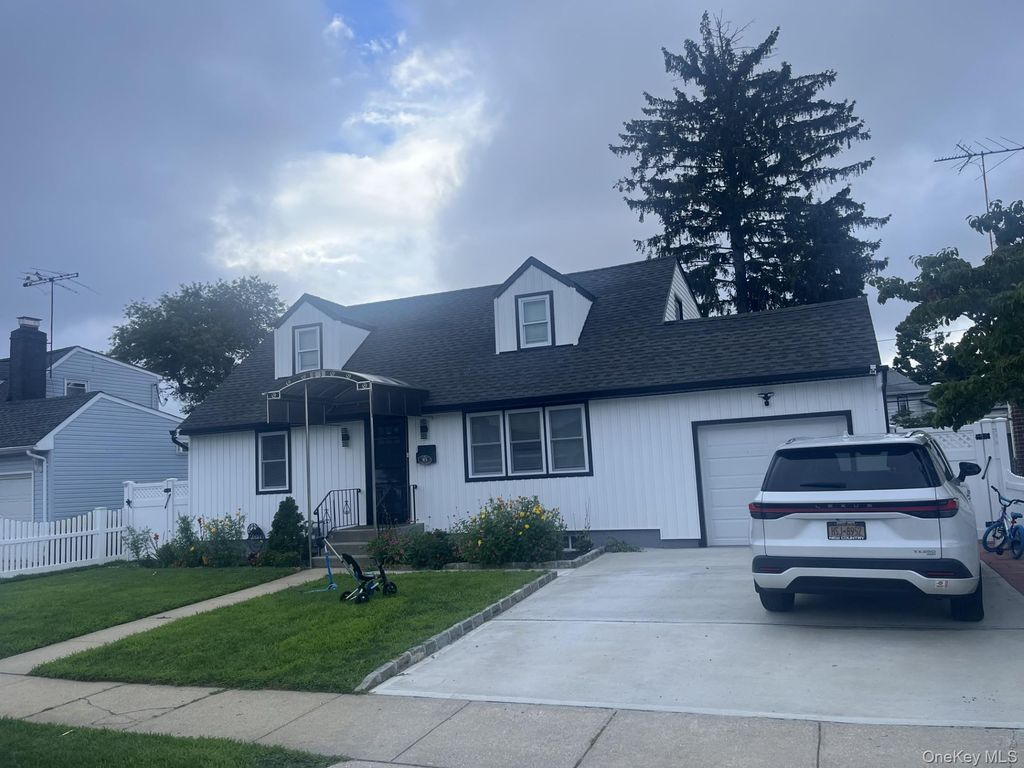 83 Woodbine Drive, Hicksville, NY 11801