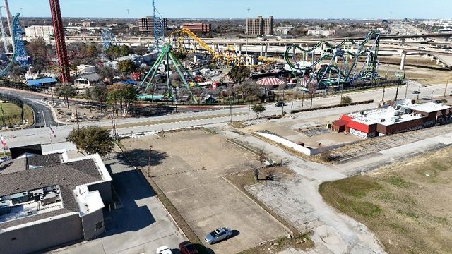 912 Six Flags Drive, Arlington, TX 76011