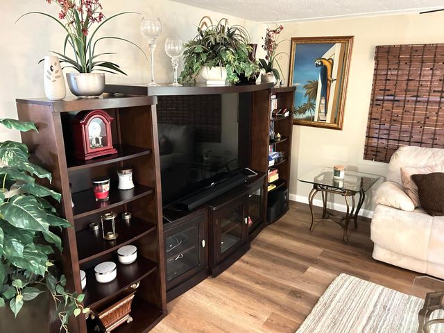 1541 S 32nd Avenue, Hollywood, FL 33021