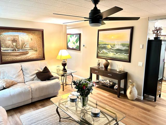 1541 S 32nd Avenue, Hollywood, FL 33021