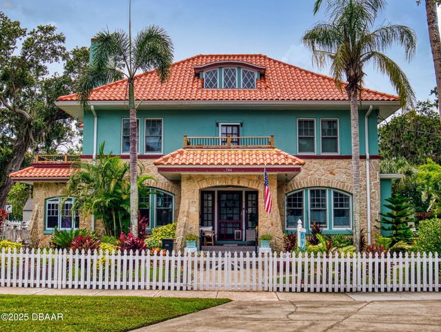 544 S Palmetto Avenue, Daytona Beach, FL 32114