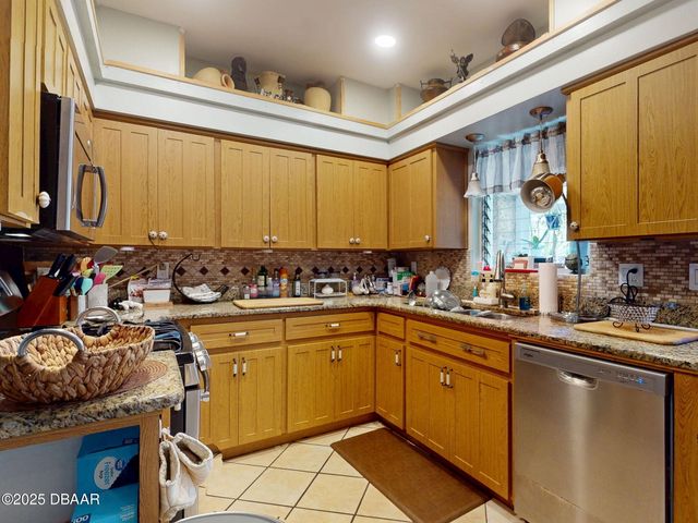 544 S Palmetto Avenue, Daytona Beach, FL 32114