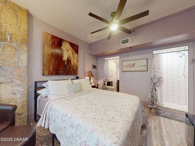 544 S Palmetto Avenue, Daytona Beach, FL 32114