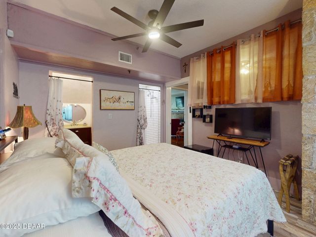 544 S Palmetto Avenue, Daytona Beach, FL 32114