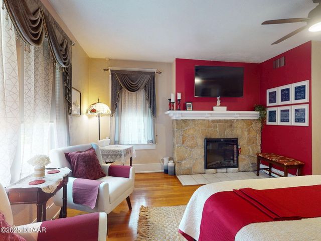 544 S Palmetto Avenue, Daytona Beach, FL 32114