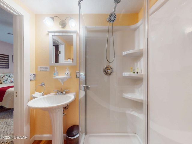 544 S Palmetto Avenue, Daytona Beach, FL 32114