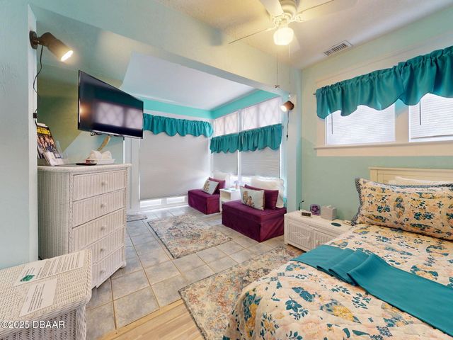 544 S Palmetto Avenue, Daytona Beach, FL 32114