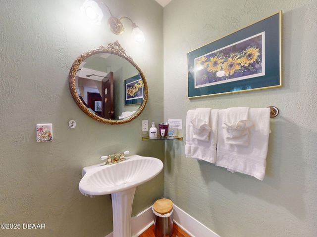 544 S Palmetto Avenue, Daytona Beach, FL 32114