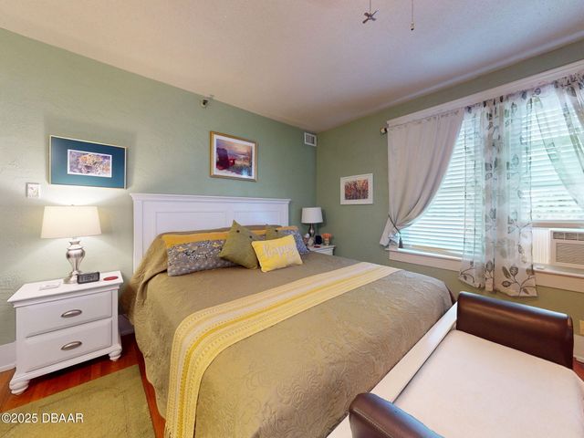 544 S Palmetto Avenue, Daytona Beach, FL 32114