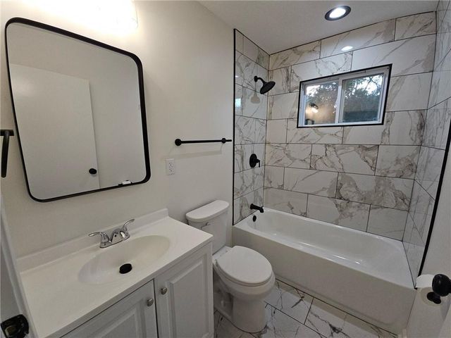 11120 Myrtle Avenue, Kansas City, MO 64137