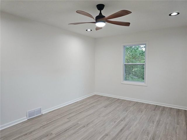 11120 Myrtle Avenue, Kansas City, MO 64137