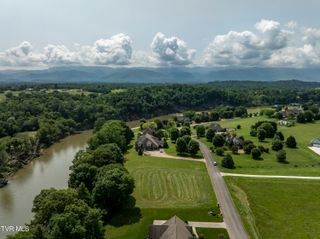 613 Waterstone Circle, Greeneville, TN 37745