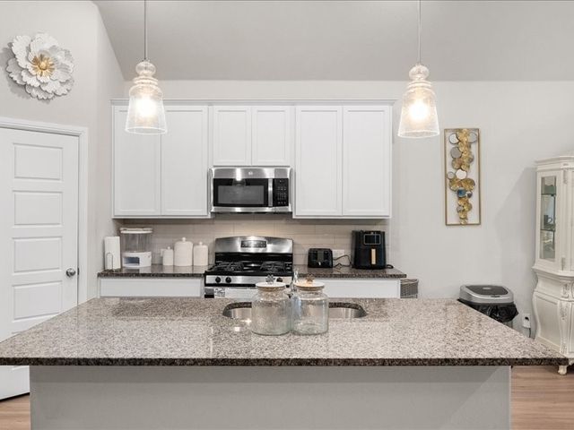 1215 Putnam Street, Mansfield, TX 76063