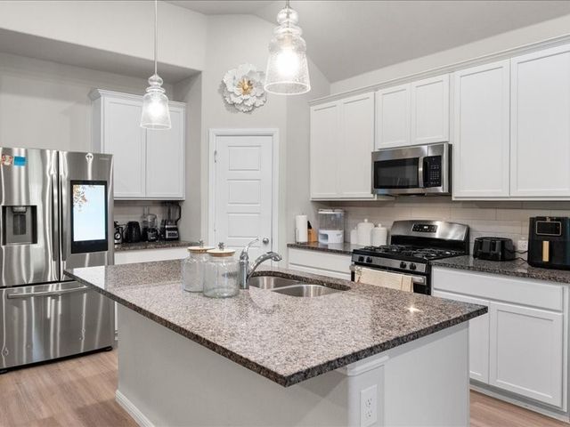 1215 Putnam Street, Mansfield, TX 76063