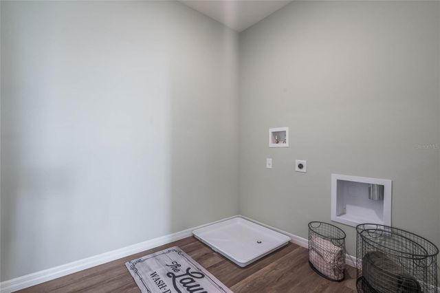 8447 MADRID STREET, Lakeland, FL 33810