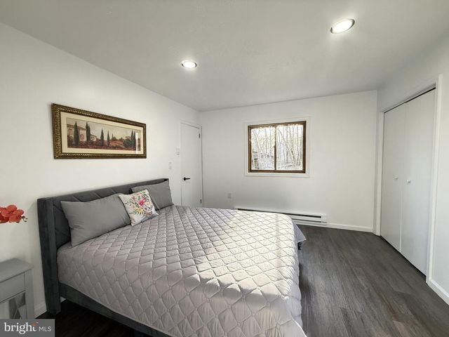 235 STAFFORD DR, Bushkill, PA 18324