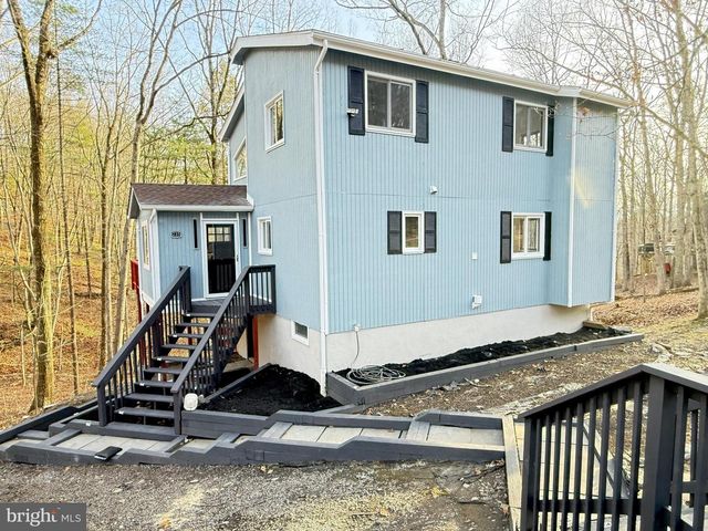 235 STAFFORD DR, Bushkill, PA 18324