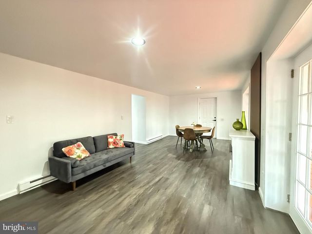 235 STAFFORD DR, Bushkill, PA 18324