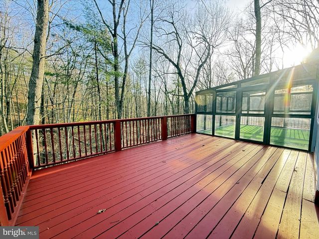 235 STAFFORD DR, Bushkill, PA 18324