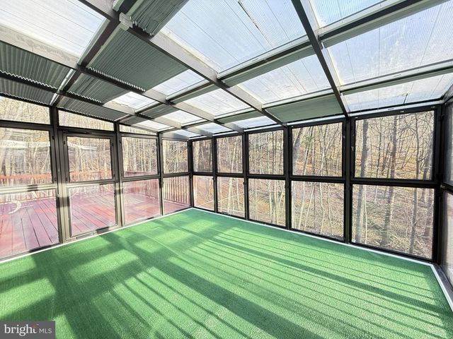 235 STAFFORD DR, Bushkill, PA 18324