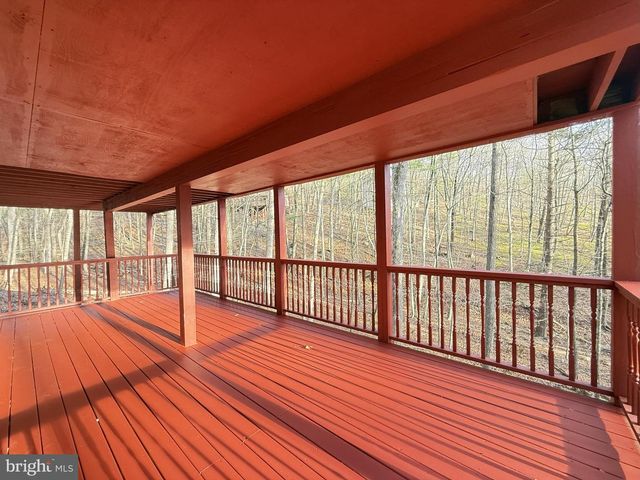 235 STAFFORD DR, Bushkill, PA 18324