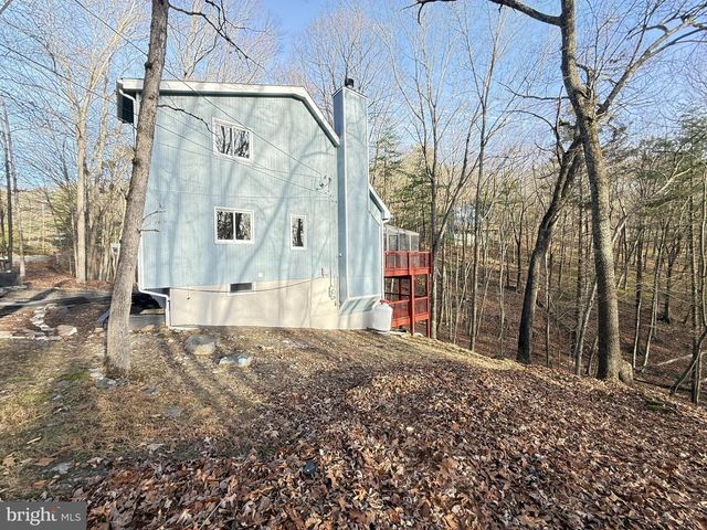 235 STAFFORD DR, Bushkill, PA 18324