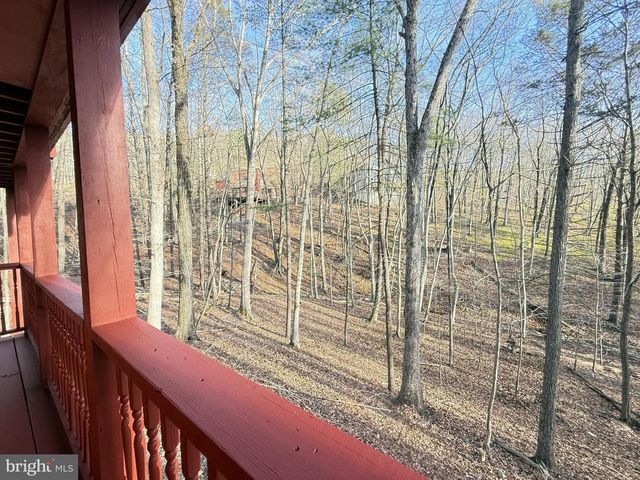 235 STAFFORD DR, Bushkill, PA 18324