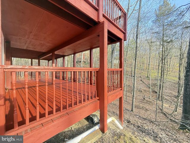 235 STAFFORD DR, Bushkill, PA 18324