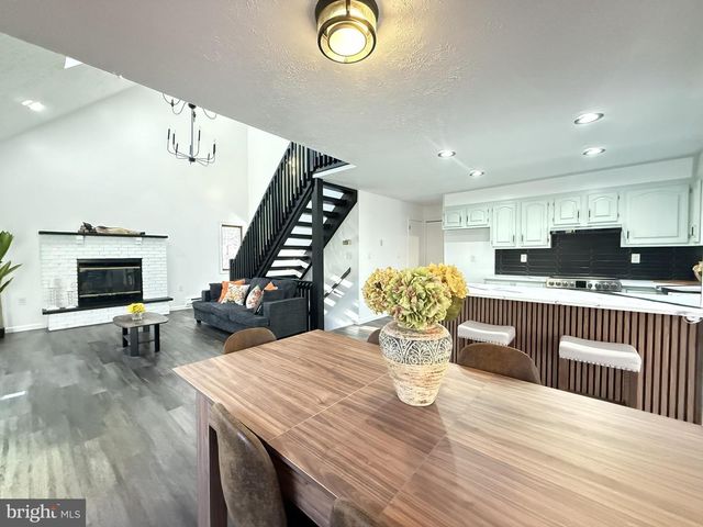 235 STAFFORD DR, Bushkill, PA 18324