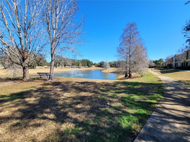 36106 LAKE CHASE BOULEVARD 201, Zephyrhills, FL 33541