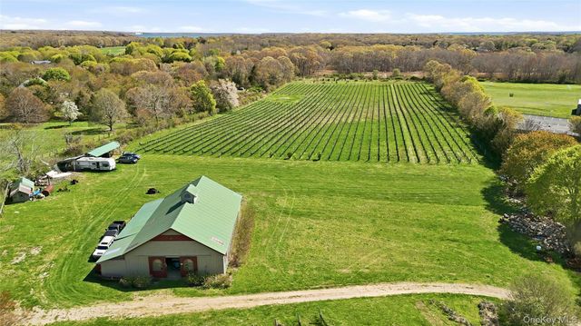 35950 Main Road, Cutchogue, NY 11935