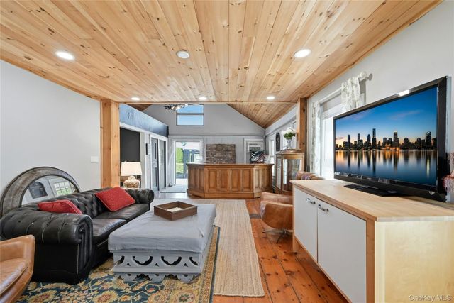 35950 Main Road, Cutchogue, NY 11935