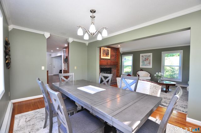 10 Breezy Knoll Drive, Bloomfield, CT 06002