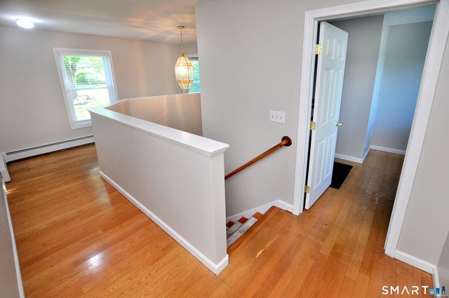 10 Breezy Knoll Drive, Bloomfield, CT 06002