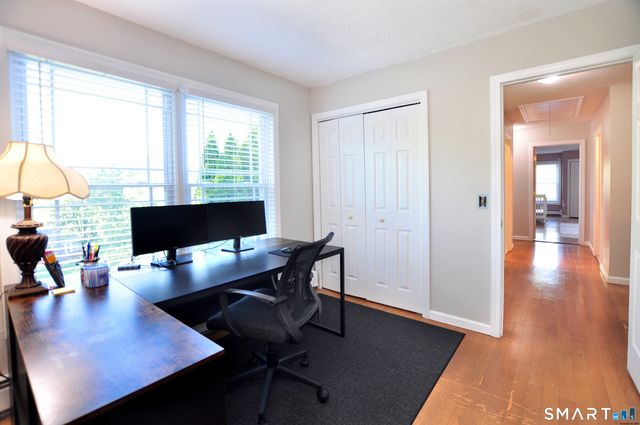 10 Breezy Knoll Drive, Bloomfield, CT 06002