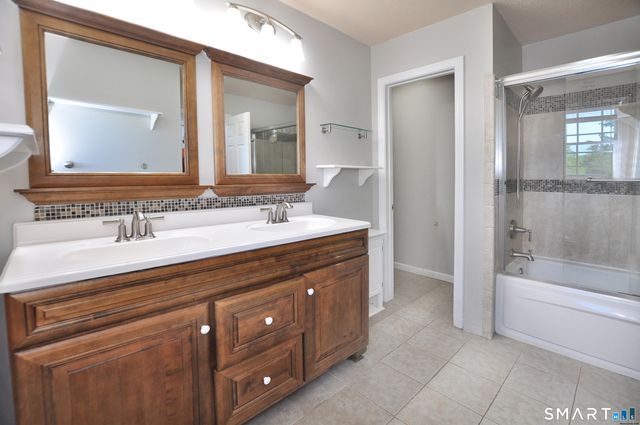 10 Breezy Knoll Drive, Bloomfield, CT 06002