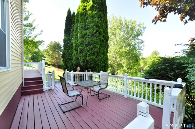 10 Breezy Knoll Drive, Bloomfield, CT 06002
